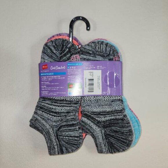 Women's Hanes 8 Pairs Ultimate Moisture Wicking No Show Socks NWT - Picture 2 of 4